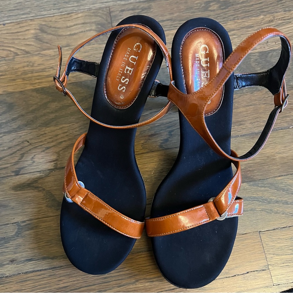 Guess Patent Leather Platform Sandals Brown Black Ankle Strap Heels Size 6